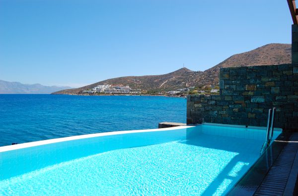 Commercial Pool Maintenance Service